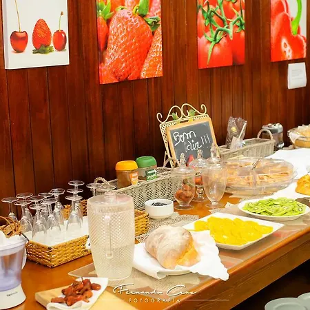 A Moderna And Restaurante Guest house